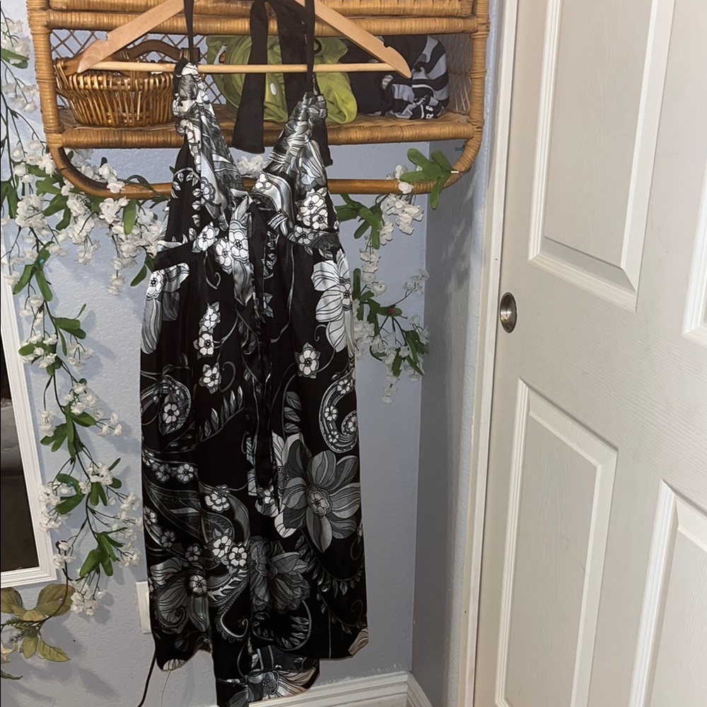 Black and White Pleated Backless Sundress - 90's Vintage Dress - Picture 6 of 9